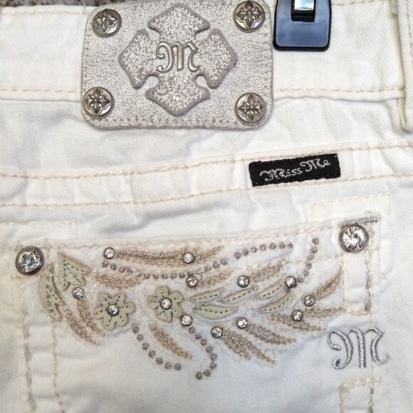 Miss Me White Capri Jeans Size 30 Embellished Pockets Low Rise Denim - Picture 6 of 15
